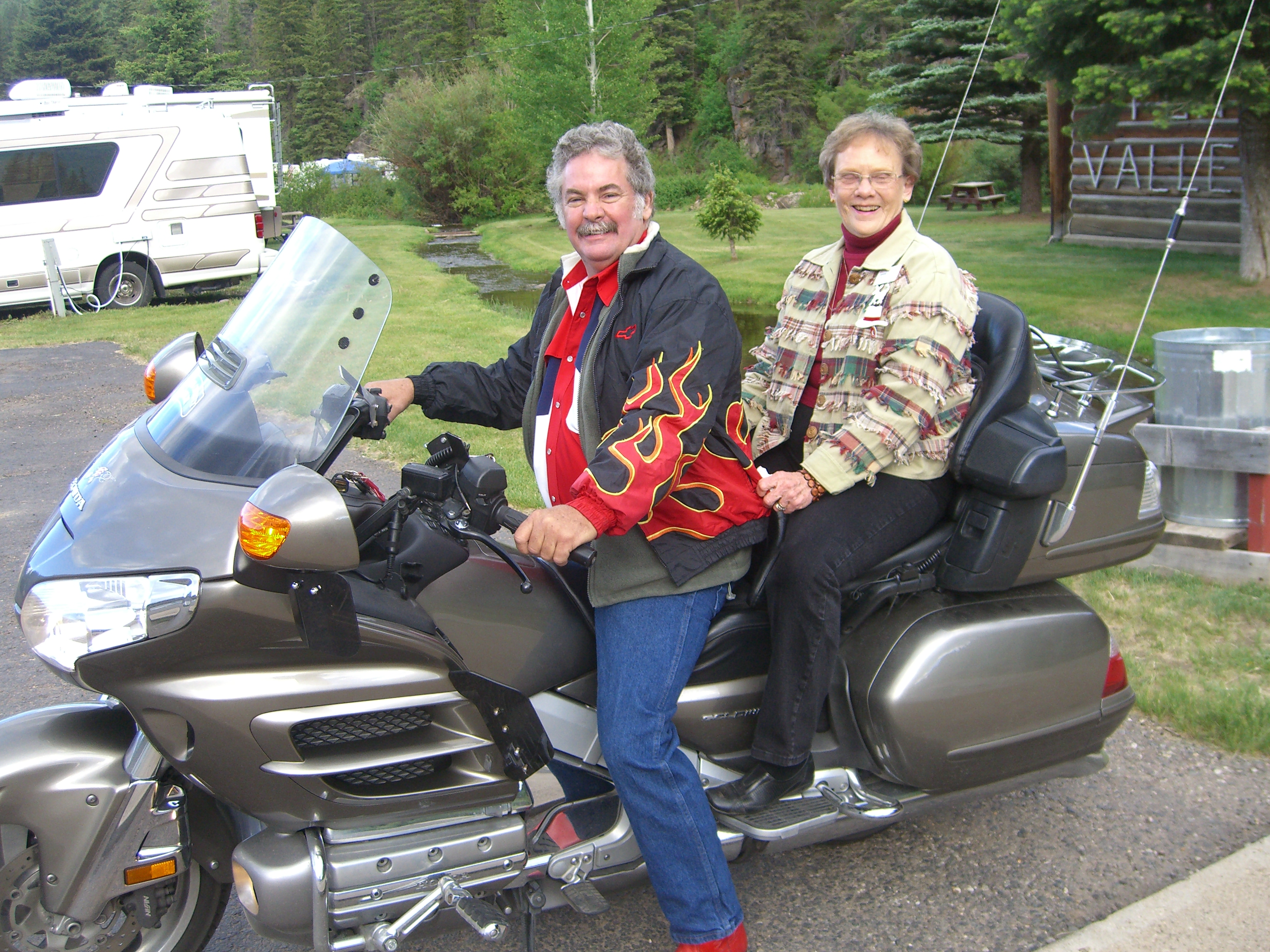 Jerral & Verdell on Goldwing.JPG