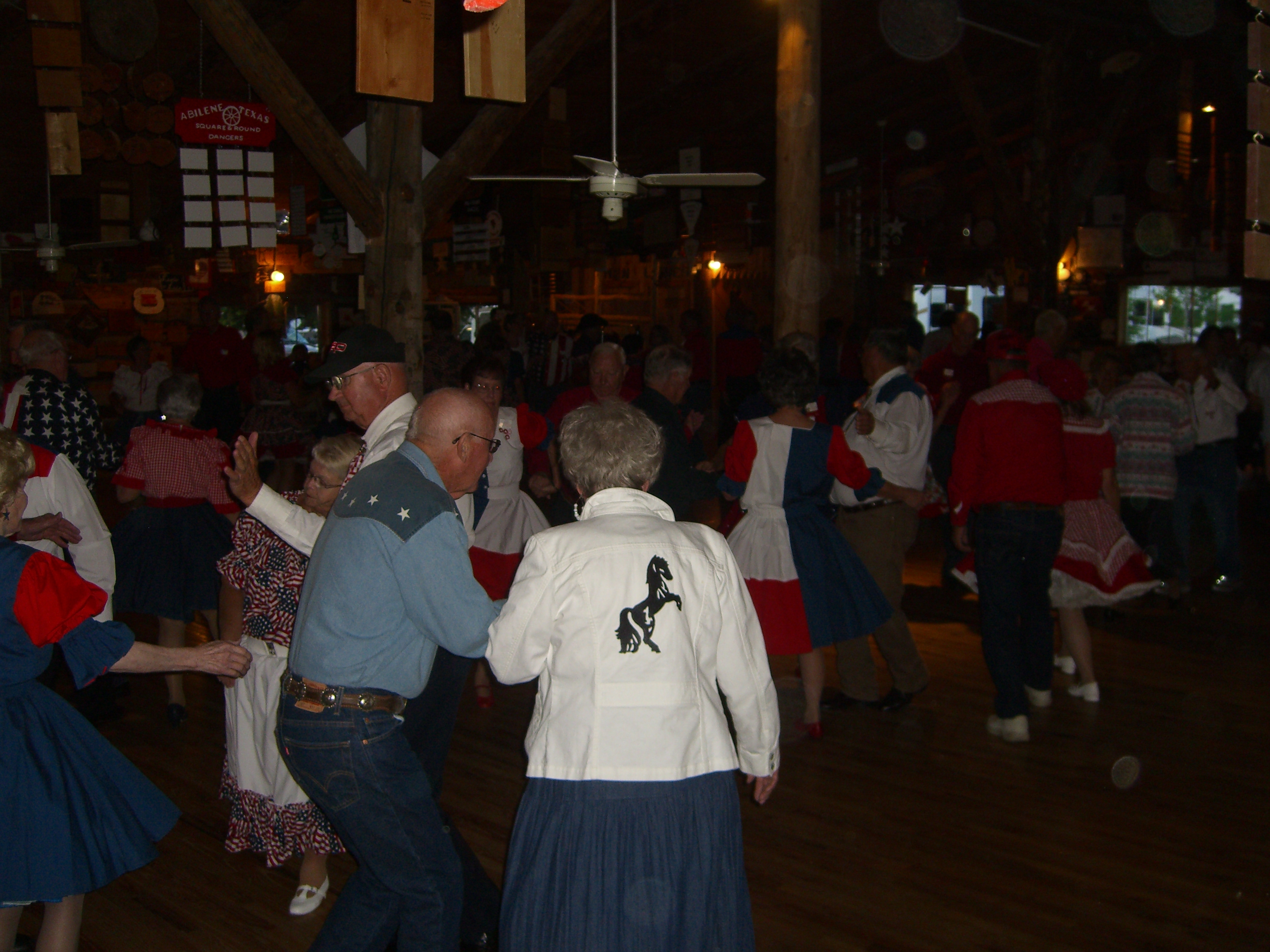 Monday dance1.JPG